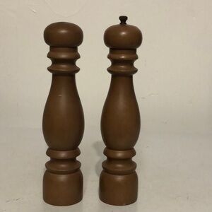 Najico Wooden Salt Shaker & Pepper Grinder